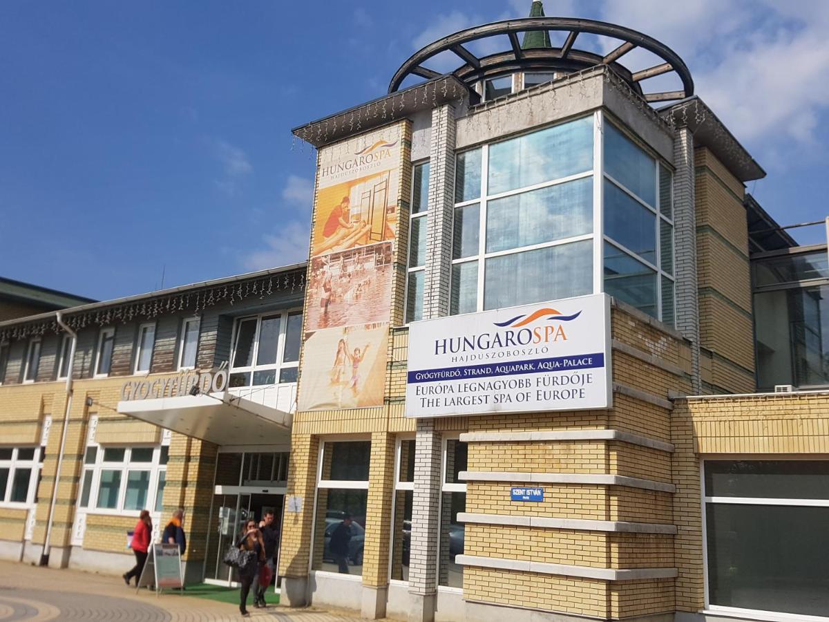 Lola Studio Apartman Hajdúszoboszló Dış mekan fotoğraf