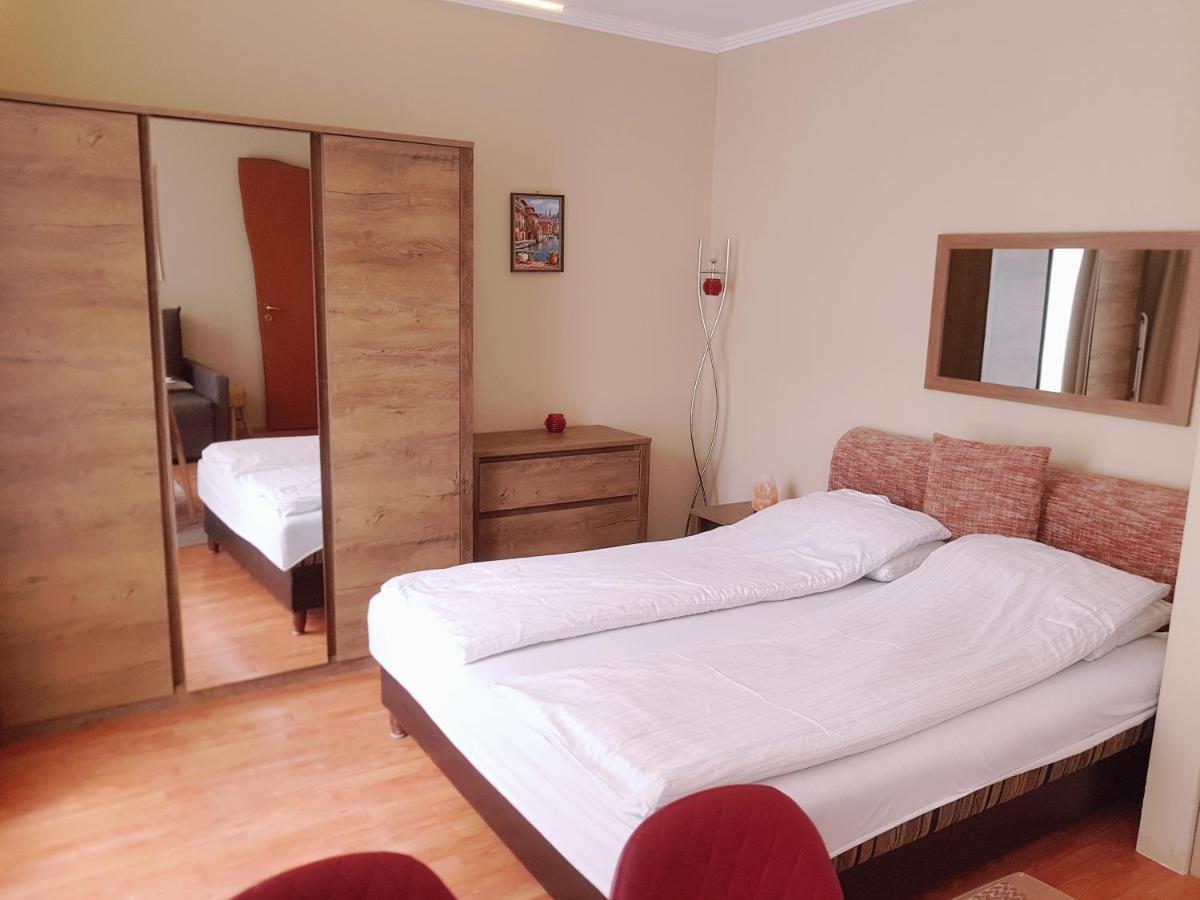 Lola Studio Apartman Hajdúszoboszló Dış mekan fotoğraf